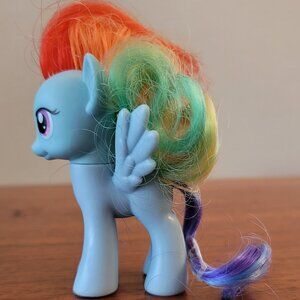 MY LITTLE PONY RAINBOW DASH W/ GLITTER SYMBOL G4 2012 FAVORITE COLLECTION MLP